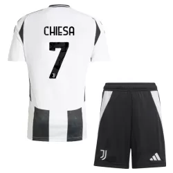 Conjunto Juventus Chiesa 7 Niño Primera 24/25 Conjunto Juventus Chiesa 7 Niño Primera 24/25
