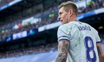 El tiempo no ha disminuido su verdadero carácter, es un maestro del mediocampo que galopa en el campo de batalla. El tiempo no ha disminuido su verdadero carácter, es un maestro del mediocampo que galopa en el campo de batalla.