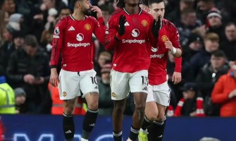 Un Manchester United diezmado asesta el gol de la victoria