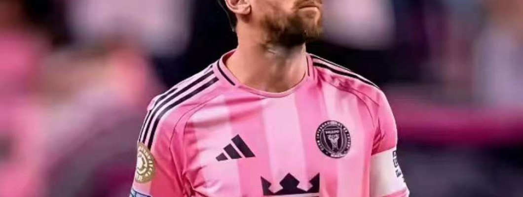 Incluso con la edad, la pasión por el fútbol persiste.